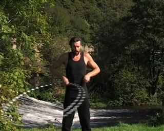 Hula Hoop in der rechte Hand