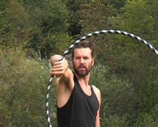 Handdrehung im Hula Hoop